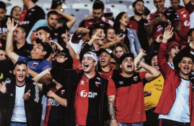 Los miles de hinchas sabaleros dieron rienda suelta al festejo en el Mineirao.