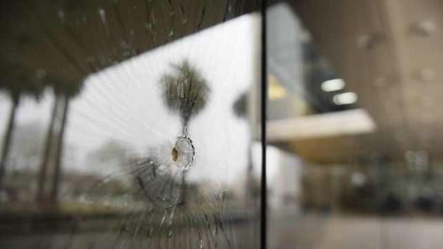 Una de las balas impactó contra la sede regional organismo. 