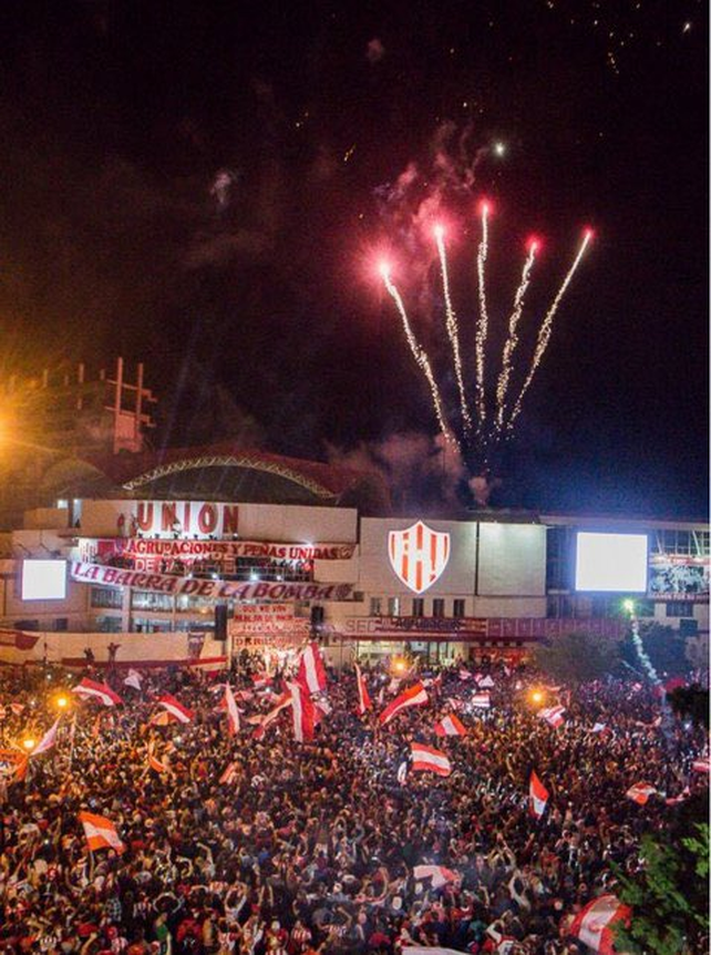 Uni&oacute;n ultima detalles para celebrar un nuevo aniversario.