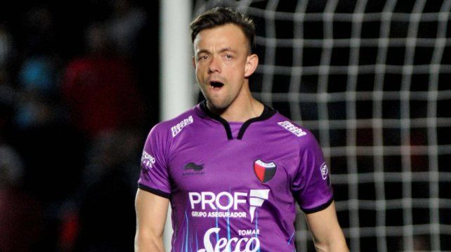 Leonardo Buri&aacute;n analiza la oferta de Col&oacute;n para renovar su contrato o bien volver a Uruguay.