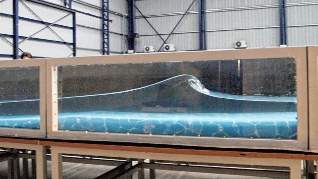 La ola a escala pequeña. En el centro de desarrollo y testeo en Cardales también la hicieron de forma real.