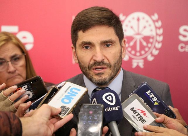 El gobernador de la provincia, Maximiliano Pullaro.