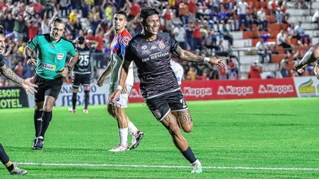 Junior Marabel, uno de los delanteros que debe volver a Unión. Junior Marabel, uno de los delanteros que debe volver a Unión.