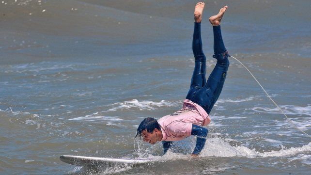 Surfiel Gil desplegó su arte sobre las tablas, pero no le alcanzó al dominador del longboard en los últimos años.