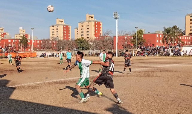 En el estadio Alberto Garau, en un partido clave, los de Boloqui y los de Ángel Gallardo terminaron igualados.