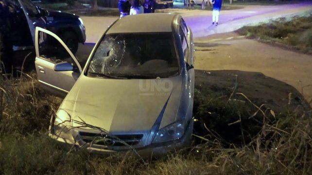 El auto atacados a balazos por dos motociclistas El auto atacados a balazos por dos motociclistas