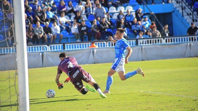 En R&iacute;o Cuarto informan que Col&oacute;n volvi&oacute; a ir a la cargar por el extremo Nahuel Cainelli.