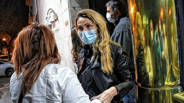 Verónica Ghio, la esposa de Carlos Reutemann, en el último adiós.  