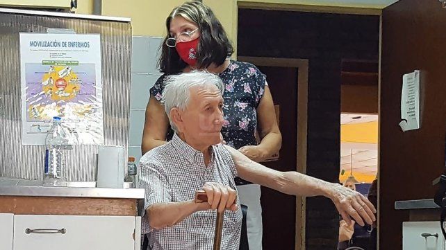 Comenzó la vacunación en lo geriátricos santafesinos