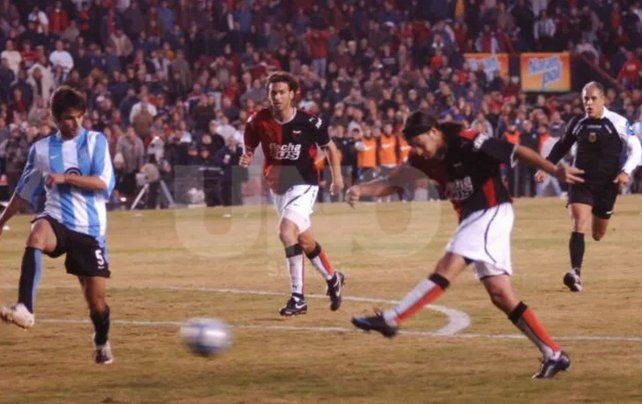 En 2008, Col&oacute;n le gan&oacute; sobre la hora a Racing en un duelo por la permanencia, donde naci&oacute; la Leyenda del Pirulazo. &iquest;Se dar&aacute; algo similar en San Juan?