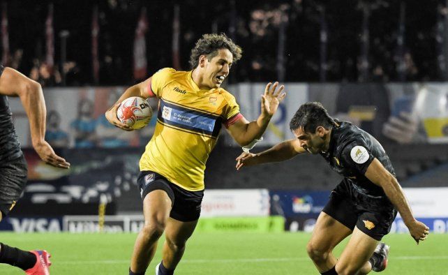 Tras jugar con Cafeteros, Fernández ya regresó a jugar en Santa Fe Rugby, entró frente a Provincial, y se dio el gusto de marcar un try.