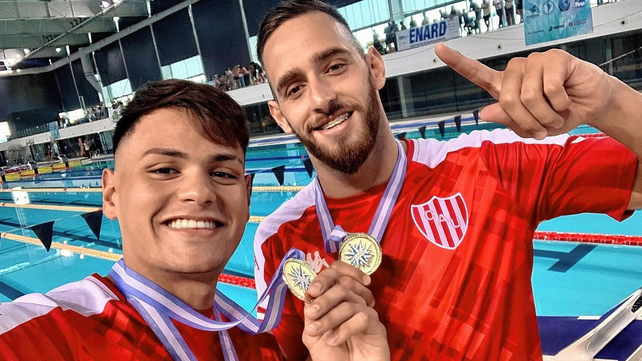 El santafesino Morelli junto a Dante Nicola su sucesor en la especialidad pecho.