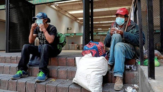 Los casos de coronavirus aumentaron velozmente durante abril, mayo y junio del 2020 debido a las 4 millones de personas hacinadas que viven en barrios vulnerables.