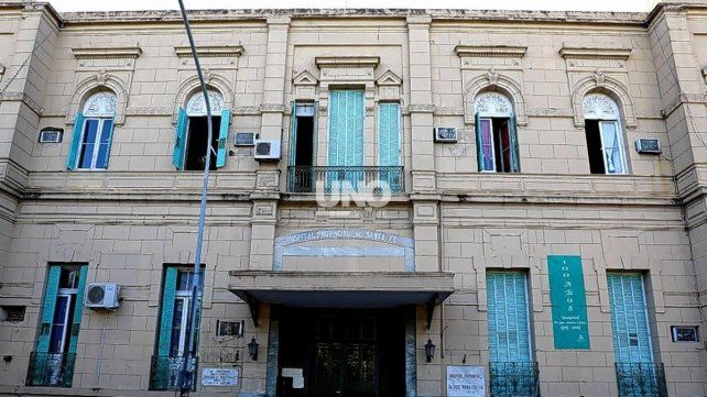 Fachada del hospital Cullen de Santa Fe, ya sin la manga que cruza Avenida Freyre.