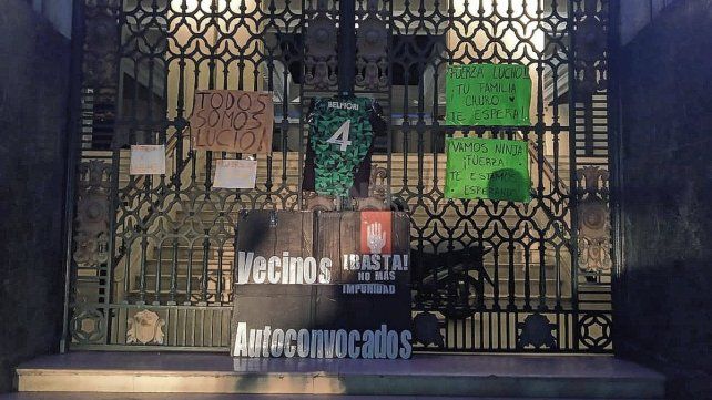 Masiva concentración por Lucio Belfiori en Plaza 25 de Mayo para pedir justicia 