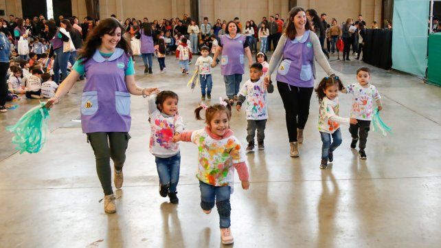 Egresaron 565 alumnos y alumnas de salas de 3 años