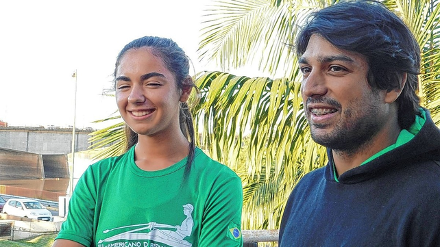 La remera oriunda de Rinc&oacute;n, junto a su entrenador Mauro Hoyos, estuvo concentrada un mes en Tigre para ir al Sudamericano.