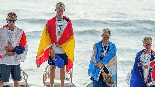 El podio del Mundial. Ganó la primera medalla argentina en la historia en U16.