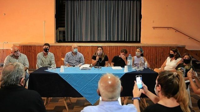 Más seguridad. La reunión estuvo encabezada por la presidenta de la La Comisión de Derechos y Garantías, la diputada Lionella Cattalini y el presidente de la Comisión de Seguridad Pública de la Cámara de Diputadas y Diputados de Santa Fe, el diputado Juan Cruz Cándido.