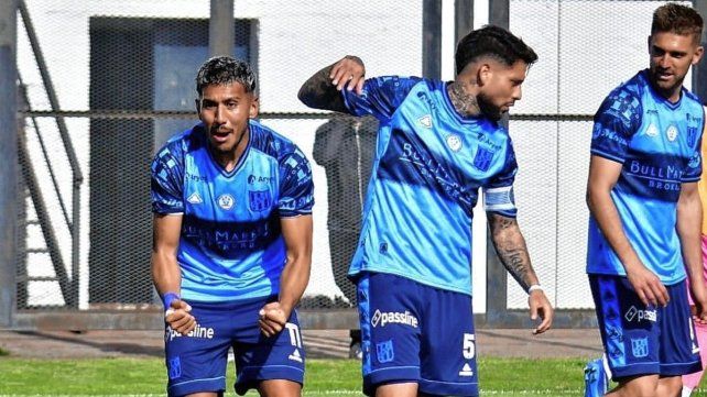 San Telmo goleó a Arsenal y quedó como escolta de los punteros en la zona B de Primera Nacional.