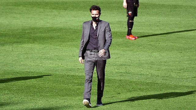 Olimpia de Paraguay tendr&iacute;a en la mira a Eduardo Dom&iacute;nguez en Col&oacute;n como candidato a entrenador. UNO Santa Fe | Jos&eacute; Busiemi