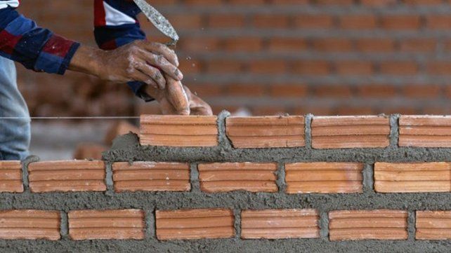 El gobierno provincial trabaja en créditos que habiliten la compra o construcción de viviendas.