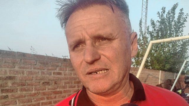  Mario Donetti es el DT de la Juve de Candioti que ha cumplido una destacada performance en la presente temporada.