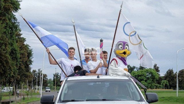En la ciudad de Reconquista la llama fue portada por el nadador de Unión, León Driussi y los atletas Julio Nobile y Sebastián Giuliani.
