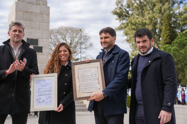 En el homenaje a San Martín, Pullaro llamó a defender los recursos de Argentina y generar empleo para sostener la libertad En el homenaje a San Martín, Pullaro llamó a defender los recursos de Argentina y generar empleo para sostener la libertad