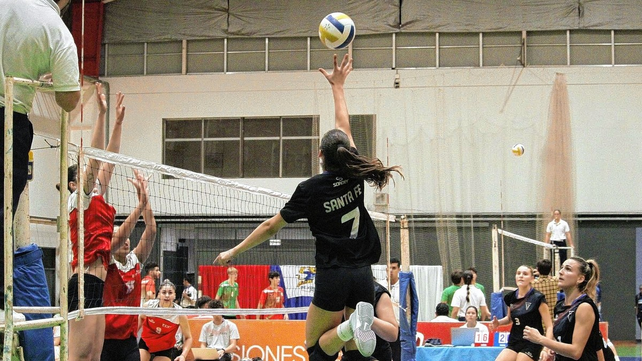 El representativo femenino se impuso en la final al conjunto de Metropolitana por 3 a 0.
