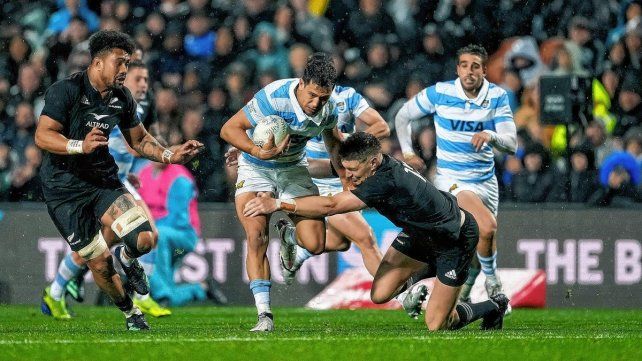 Los Pumas tuvieron muchos errores no forzados y terminaron sufriendo una dura derrota ante unos All Blacks muy contundentes.