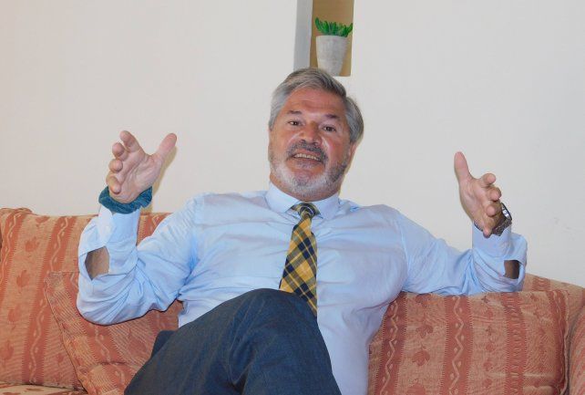 Man&iacute; Rostand fue el primer jugador de la USR en formar parte de un seleccionado argentino. Fue campe&oacute;n sudamericano en Chile con el equipo nacional juvenil.