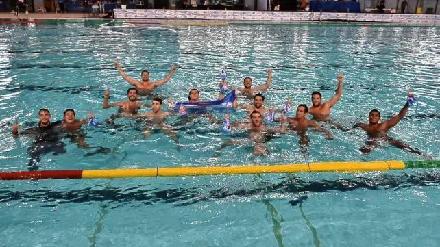 El santafesino Eduardo Buonomo integró el seleccionado argentino de waterpolo que se coronó campeón sudamericano.