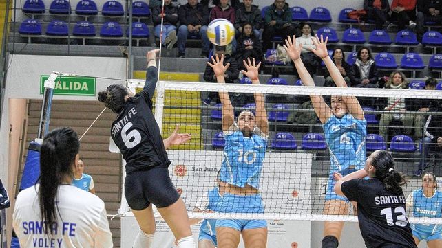 Las chicas del Sub 18 de Santa Fe dejaron todo, pero cayeron ante Metropolitana por 3 a 2.