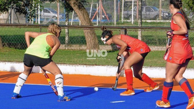 El seleccionado femenino de Santa Fe y Córdoba jugará la competencia nacional del 26 al 29 de mayo en nuestra capital. 