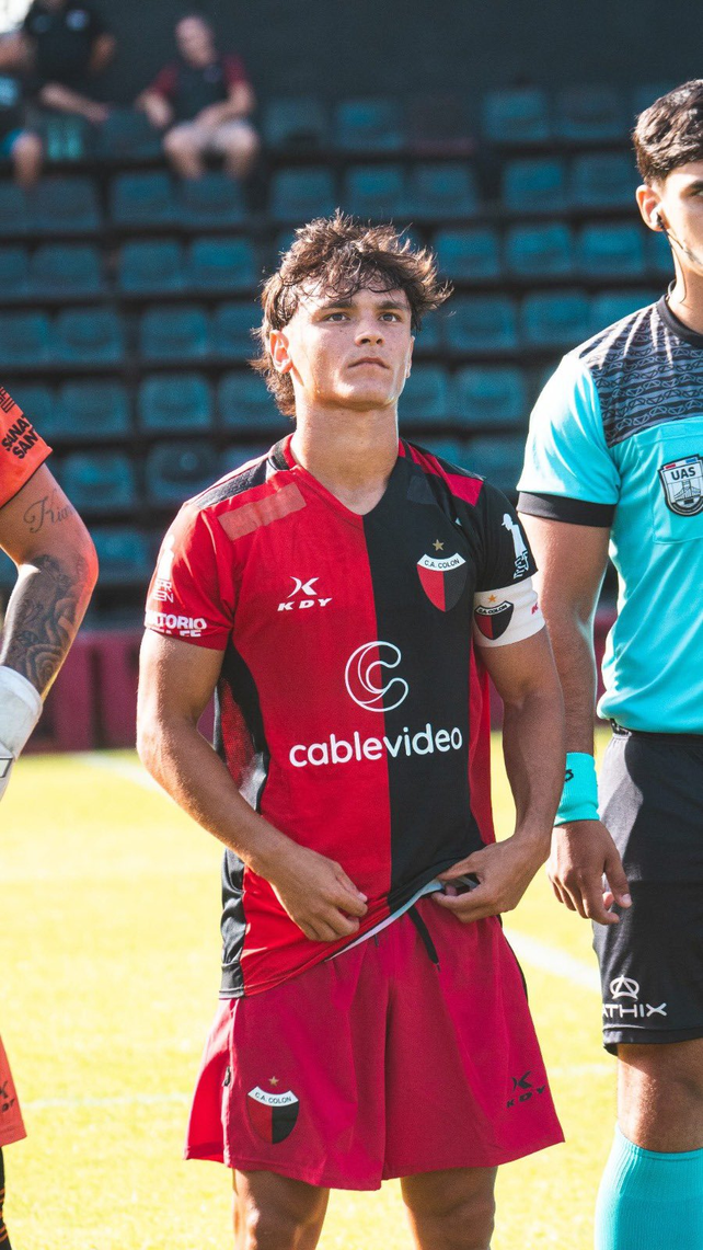 Máximo Johnston, otro apuntado para firmar primer contrato en Colón.