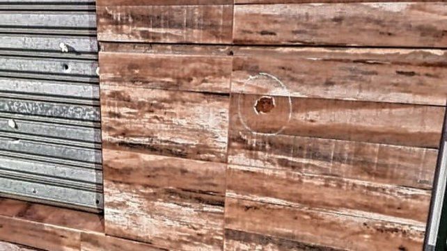 Balazos en el frente de un local de juegos infantiles.