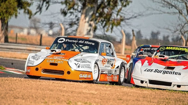 El representante de San Jer&oacute;nimo Norte, Brian Yacob festej&oacute; en el Car Show Santafesino en San Jorge.
