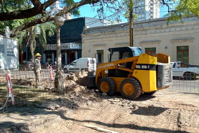 Sacarán la histórica fuente de Plaza Colón: cómo será la puesta en valor integral de un espacio emblemático de Santa Fe Sacarán la histórica fuente de Plaza Colón: cómo será la puesta en valor integral de un espacio emblemático de Santa Fe