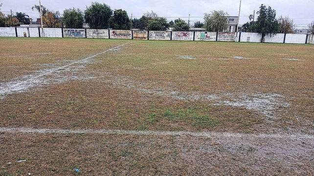 En choque entre Pucar&aacute; y Cicl&oacute;n Racing en barrio Transporte fue suspendido.