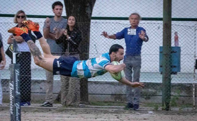El agónico try de Alejandro Molinas (h) con el que CRAI le ganó a CAE en el parque Urquiza.