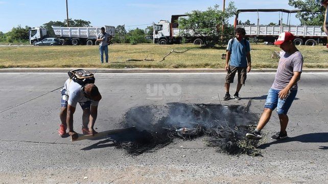 Después de casi tres horas de corte, decidieron levantarlo a la espera de ser escuchados. 