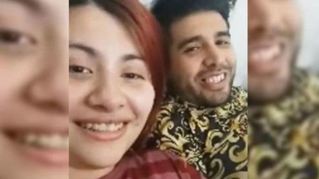 Fernando André Sabag Montiel y a su novia Brenda Uliarte 