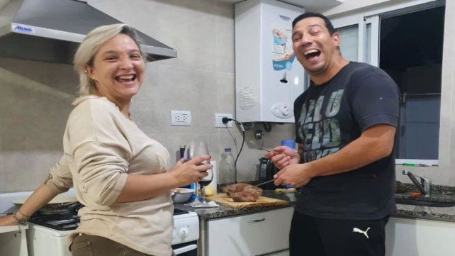 Walter Paglia junto a quien fuera su amiga y abogada.