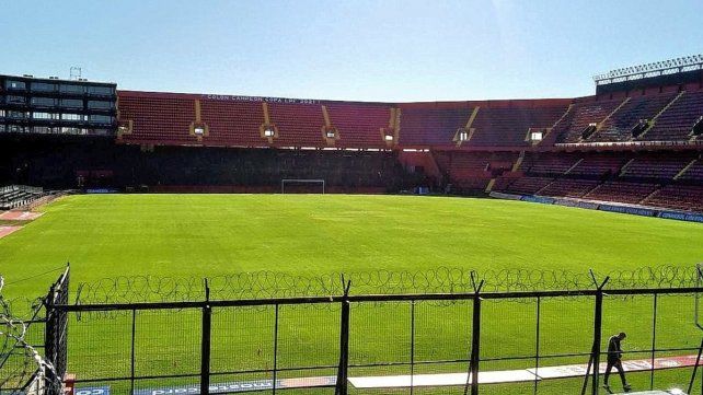 Los hinchas de Col&oacute;n esperan que el Ministerio de Seguridad cambie de parecer sobre jugar el partido ante Independiente a puertas cerradas.