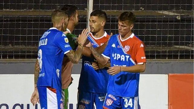 La &uacute;ltima vez que Fernando Espinoza fue &aacute;rbitro de un partido de Uni&oacute;n, fue en la victoria ante Patronato 1-0 en Paran&aacute; en esta Copa.