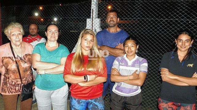 Los entrenamientos del rugby femenino de Unión de Santa Fe, se realizan martes y jueves a las 19.30 en la cancha auxiliar Súper Manuel Corral. 
