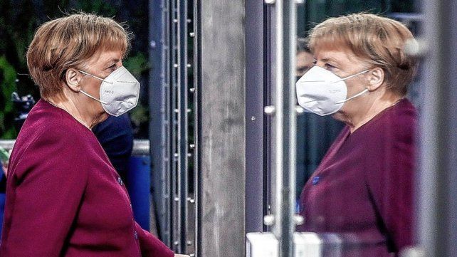 La canciller de Alemania, Angela Merkel, completó su esquema de vacunación contra el covid con dosis de vacunas diferentes. La primera de AstraZeneca y la segunda de Moderna.