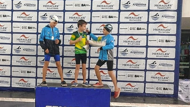 Adolfo Schweighofer de Regatas fue campe&oacute;n en 50 metros espalda, y subcampe&oacute;n nacional en 100 pecho. &nbsp;