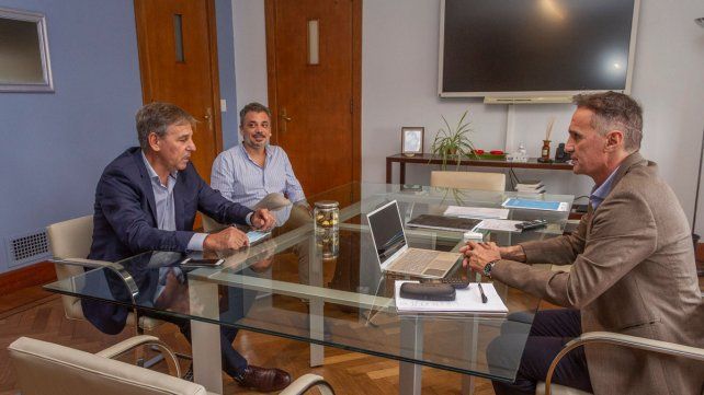 El intendente santafesino estuvo en Buenos Aires, donde solicitó infraestructura y recursos que sirvan para mantener el ritmo de obras en la ciudad